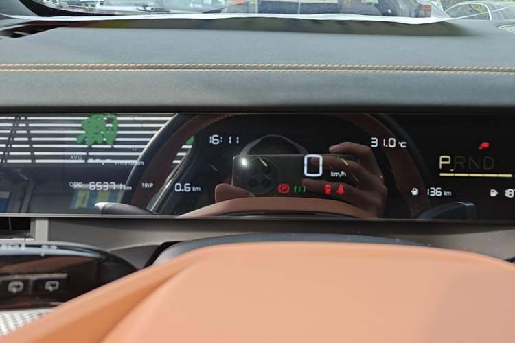 Used NETA L 2024 Extended-Range 310 Flash-Charge Red Edition Instrument Cluster