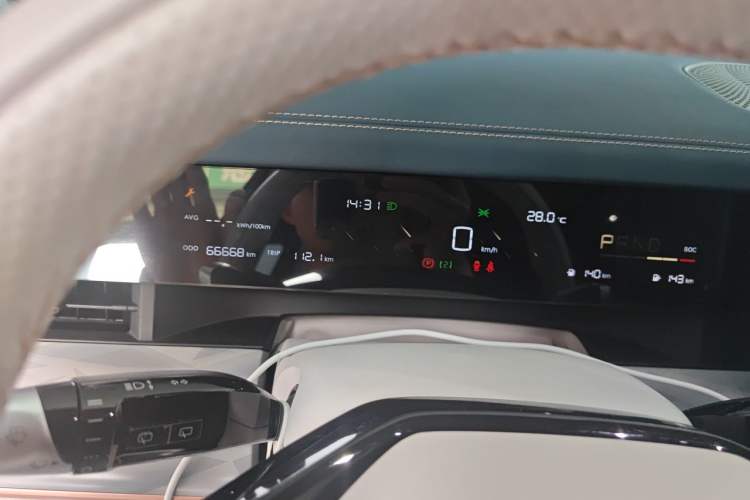 Used NETA L 2024 Extended-Range 310 Flash-Charge Red Edition Instrument Cluster
