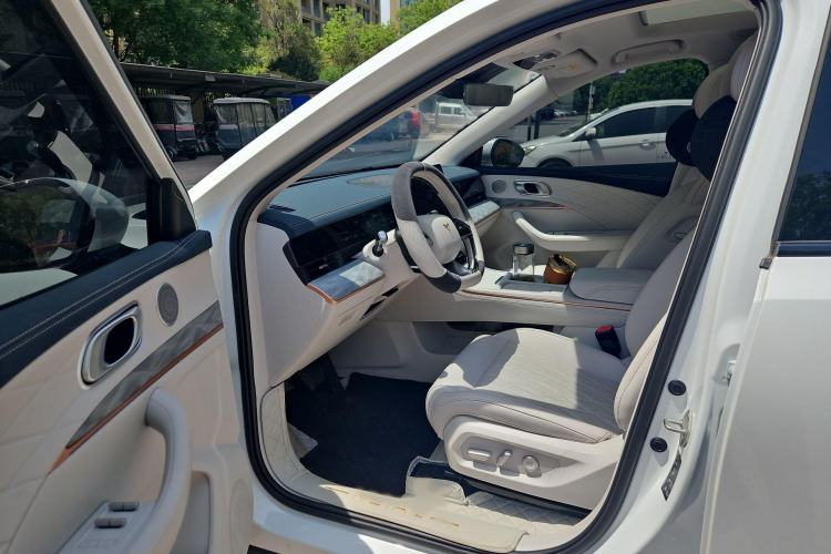 Used NETA L 2024 Extended-Range 310 Flash Charge PRO Edition Interior 2