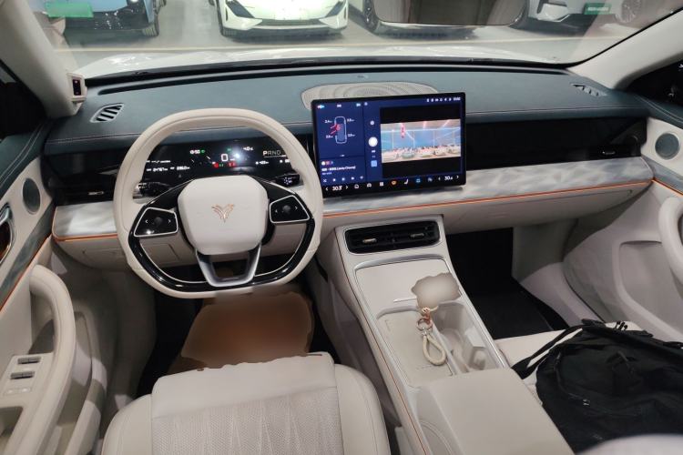 Used NETA L 2024 Extended-Range 310 Flash Charge PRO Edition Interior 2