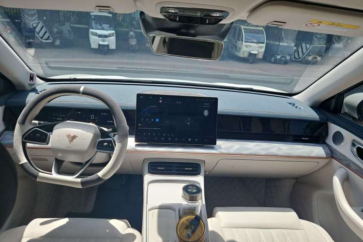 Used NETA L 2024 Extended-Range 310 Flash Charge PRO Edition Interior 3