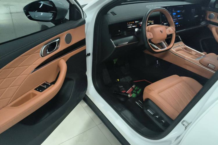 Used NETA L 2024 Extended-Range 220 Flash-Charge Edition Interior 3