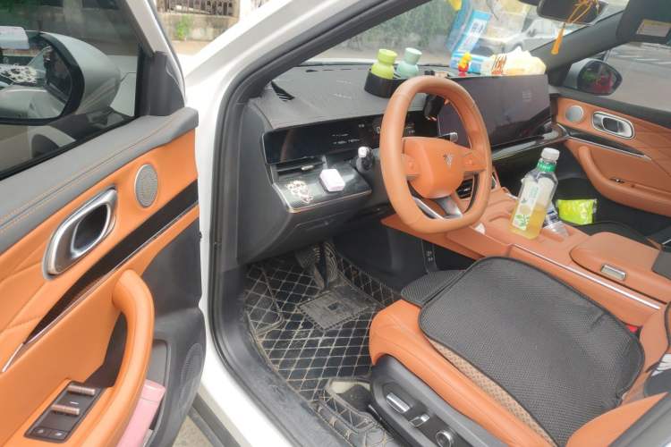 Used NETA L 2024 Extended-Range 220 Flash-Charge Edition Interior 3