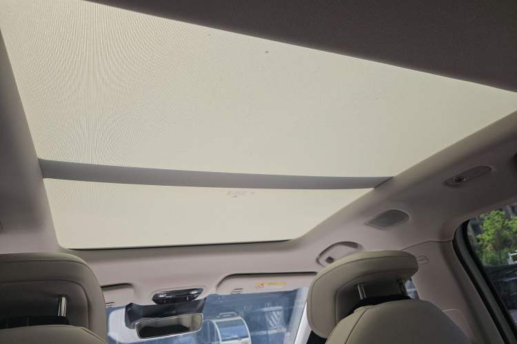 Used NETA L 2024 Extended-Range 310 Flash Charge PRO Edition Interior 5