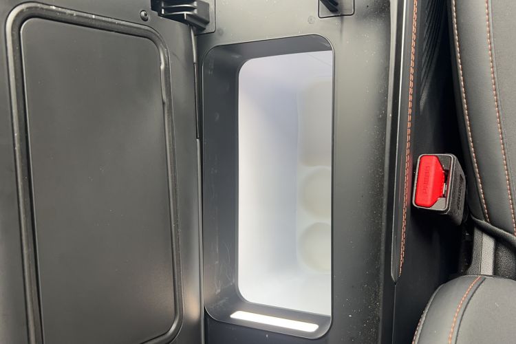 Used NETA L 2024 Extended-Range 310 Flash-Charge Red Edition Interior 5