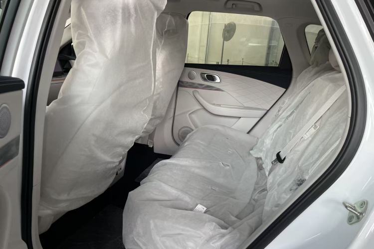Used NETA L 2024 Extended-Range 310 Flash-Charge Red Edition Interior 5