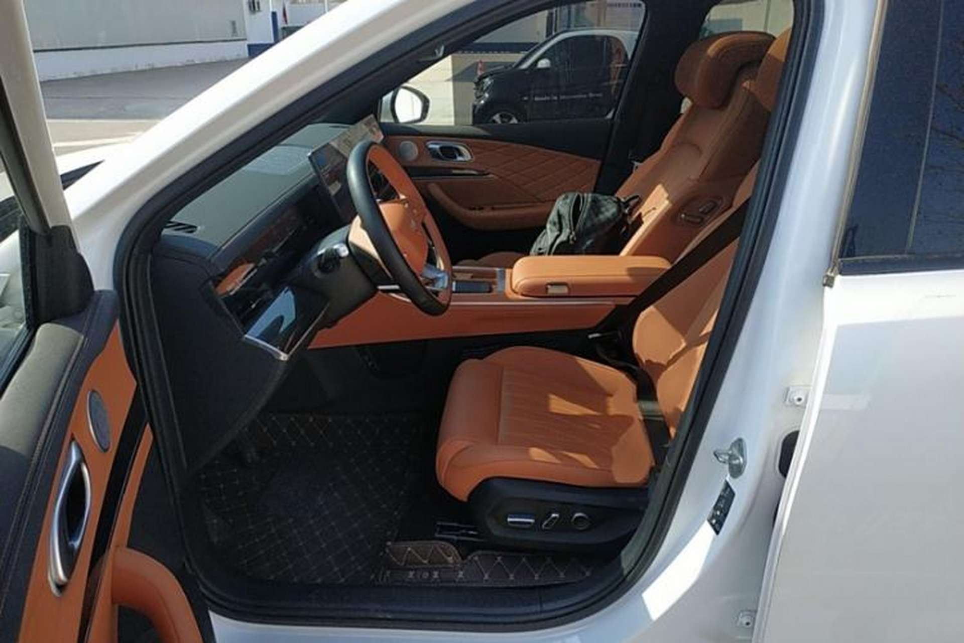 Used NETA L 2024 Extended-Range 220 Flash-Charge Edition Interior 6