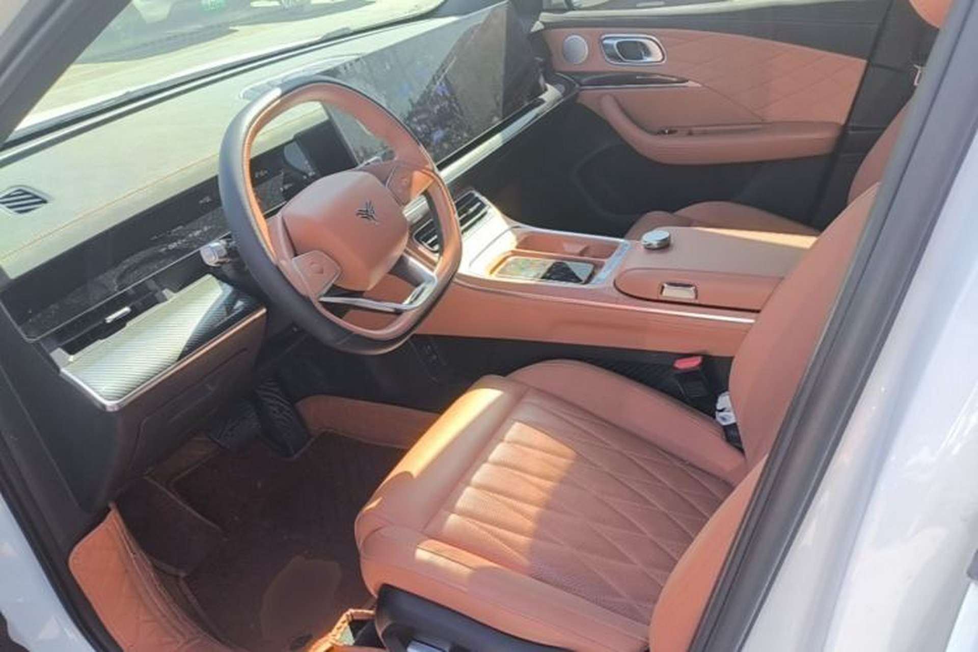 Used NETA L 2024 Extended-Range 220 Flash-Charge Edition Left Front Seat