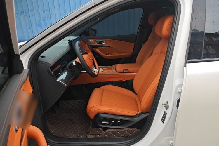 Used NETA L 2024 Extended-Range 310 Flash-Charge Red Edition Left Front Seat