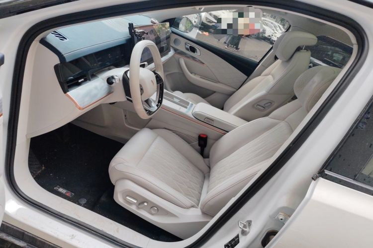 Used NETA L 2024 Extended-Range 310 Flash-Charge Red Edition Left Front Seat