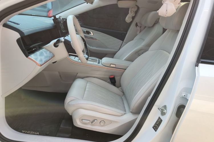 Used NETA L 2024 Extended-Range 310 Flash-Charge Red Edition Left Front Seat