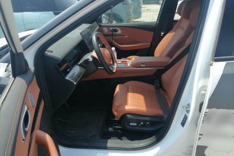 Used NETA L 2024 Extended-Range 310 Flash-Charge Red Edition Left Front Seat