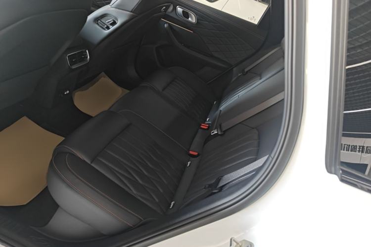 Used NETA L 2024 Extended-Range 310 Flash-Charge Red Edition Left Rear Seat
