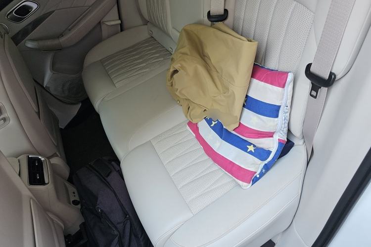 Used NETA L 2024 Extended-Range 310 Flash-Charge Red Edition Left Rear Seat