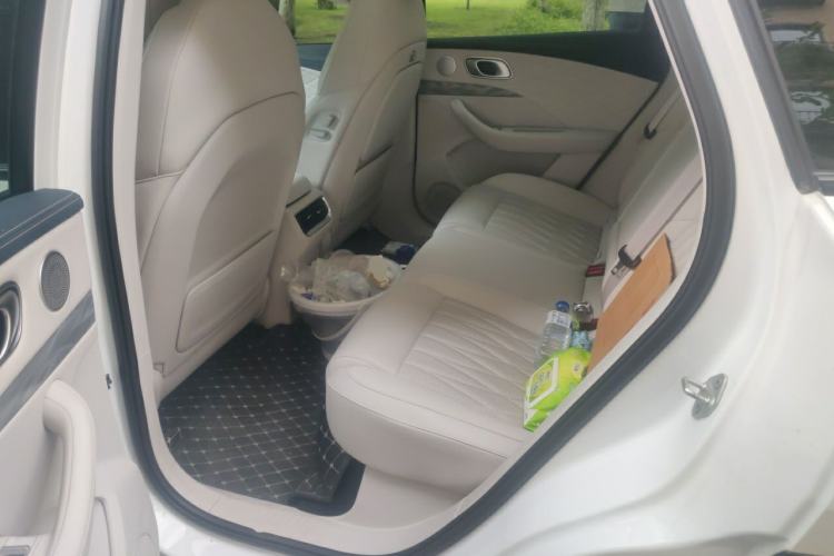 Used NETA L 2024 Extended-Range 310 Flash-Charge Red Edition Left Rear Seat