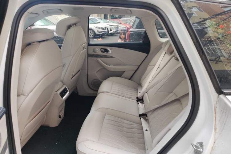 Used NETA L 2024 Extended-Range 310 Flash-Charge Red Edition Left Rear Seat