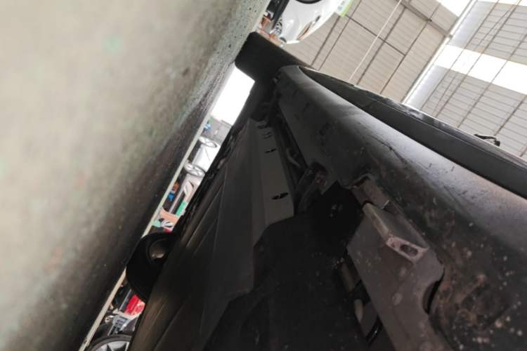 Used NETA L 2024 Extended-Range 310 Flash-Charge Edition Left Side Sill