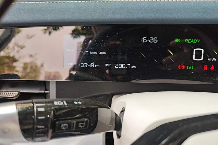 Used NETA L 2024 Extended-Range 310 Flash-Charge Edition Odometer Close Up