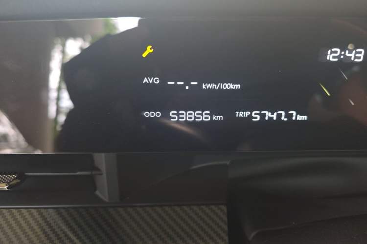 Used NETA L 2024 Extended-Range 220 Flash-Charge Edition Odometer Close Up