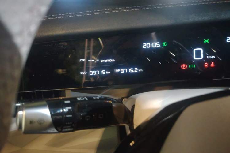 Used NETA L 2024 Pure Electric 510 Flash-Charge Red Edition Odometer Close Up
