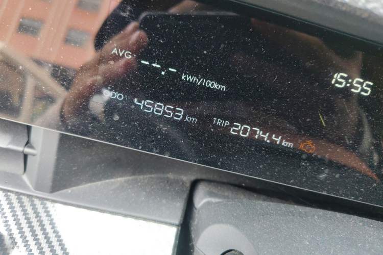 Used NETA L 2024 Extended-Range 220 Flash-Charge Edition Odometer Close Up