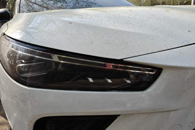Used NETA L 2024 Extended-Range 310 Flash-Charge Red Edition Right Front Headlight
