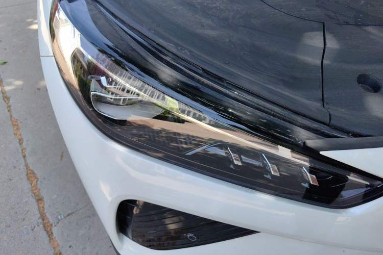 Used NETA L 2024 Extended-Range 310 Flash Charge PRO Edition Right Front Headlight