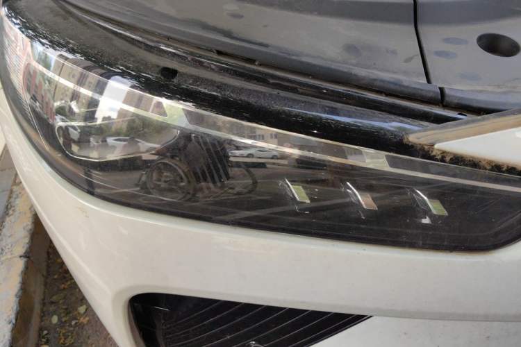 Used NETA L 2024 Pure Electric 510 Flash-Charge Red Edition Right Front Headlight