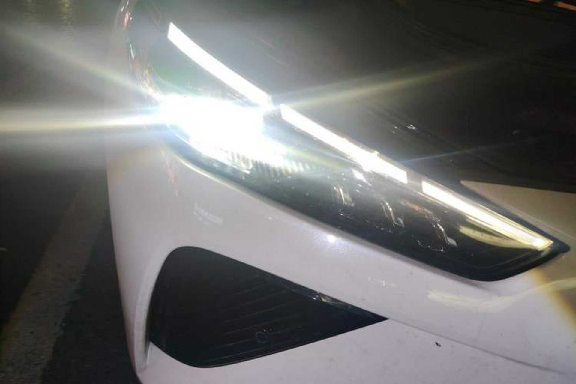 Used NETA L 2024 Pure Electric 510 Flash-Charge Red Edition Right Front Headlight