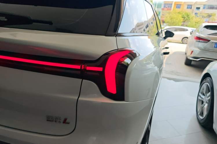 Used NETA L 2024 Extended-Range 310 Flash-Charge Red Edition Right Rear Taillight