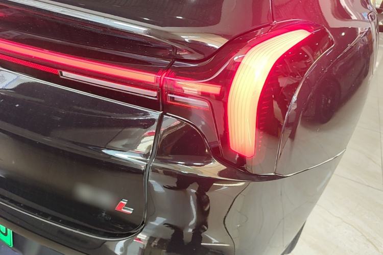 Used NETA L 2024 Extended-Range 310 Flash-Charge Red Edition Right Rear Taillight