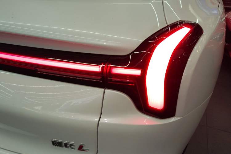Used NETA L 2024 Extended-Range 310 Flash-Charge Red Edition Right Rear Taillight