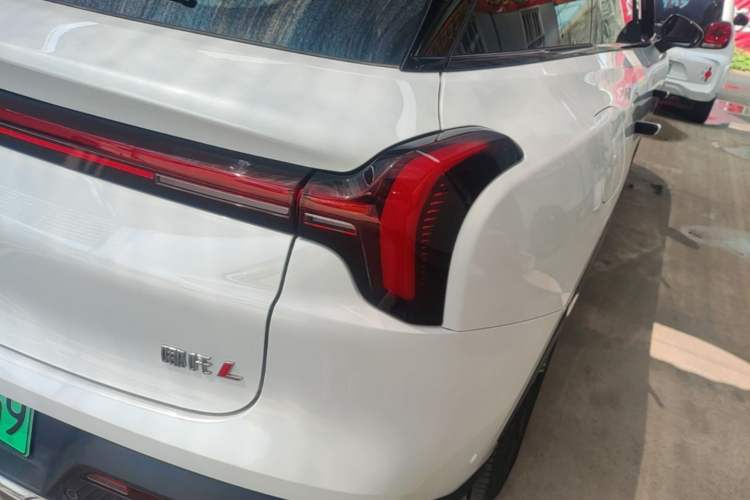 Used NETA L 2024 Extended-Range 310 Flash-Charge Red Edition Right Rear Taillight