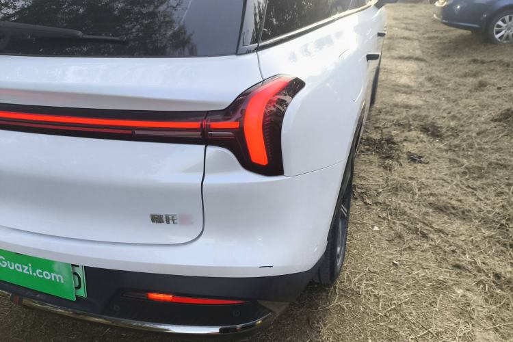 Used NETA L 2024 Extended-Range 310 Flash-Charge Red Edition Right Rear Taillight