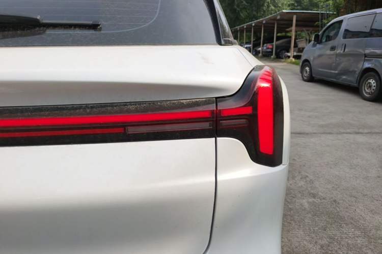 Used NETA L 2024 Extended-Range 310 Flash-Charge Red Edition Right Rear Taillight