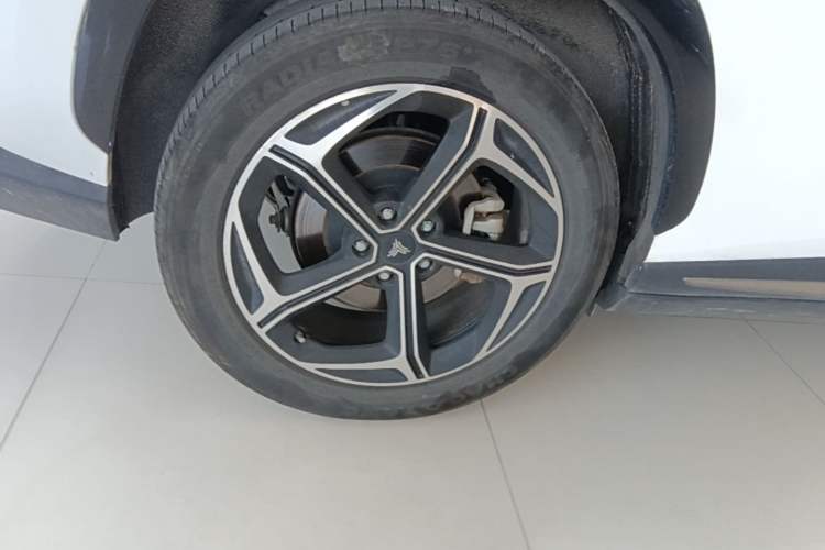 Used NETA L 2024 Extended-Range 310 Flash Charge PRO Edition Right Rear Wheel Hub
