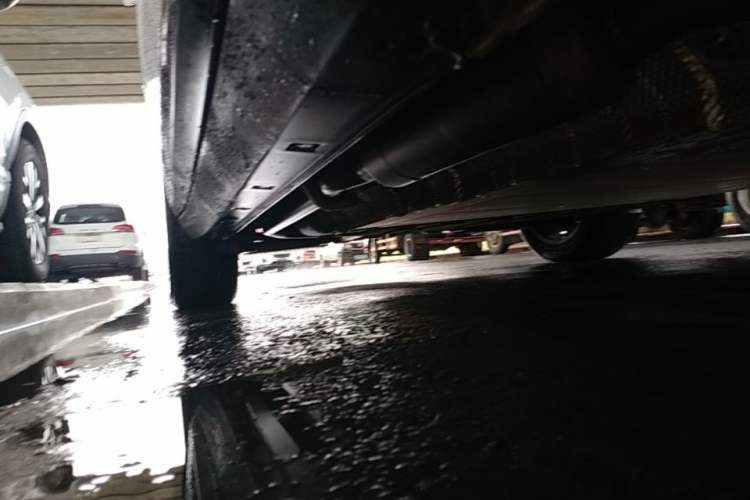 Used NETA L 2024 Extended-Range 310 Flash-Charge Red Edition Right Side Sill