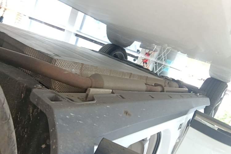 Used NETA L 2024 Extended-Range 310 Flash Charge PRO Edition Right Side Sill
