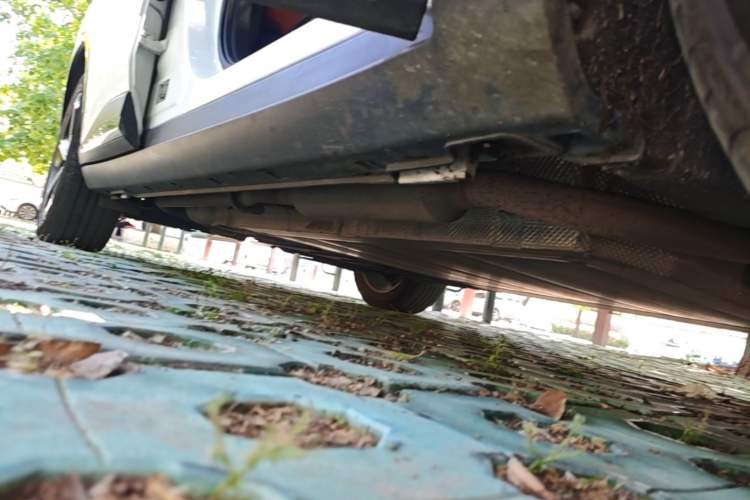 Used NETA L 2024 Extended-Range 310 Flash-Charge Red Edition Right Side Sill