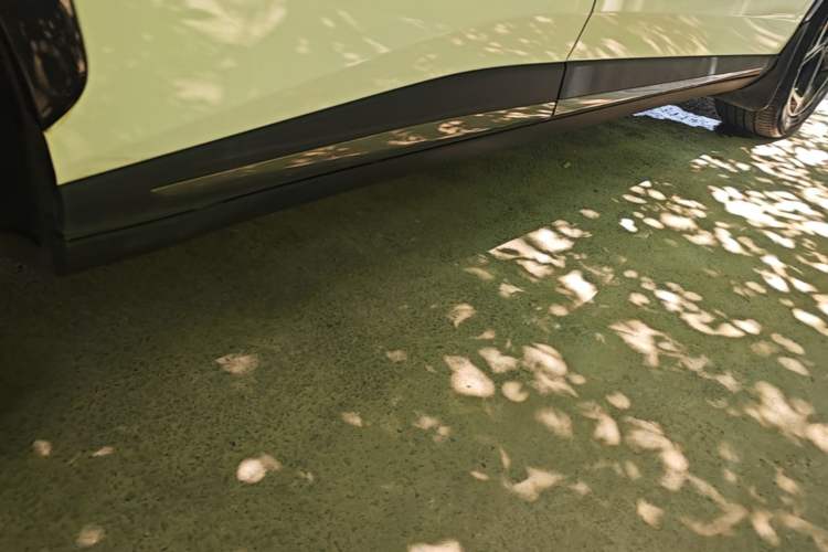 Used NETA L 2024 Extended-Range 310 Flash-Charge Red Edition Right Side Sill