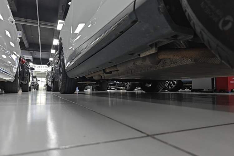 Used NETA L 2024 Extended-Range 310 Flash-Charge Red Edition Right Side Sill