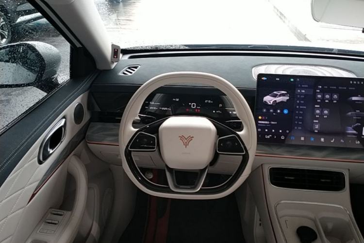 Used NETA L 2024 Extended-Range 310 Flash-Charge Red Edition Steering Wheel