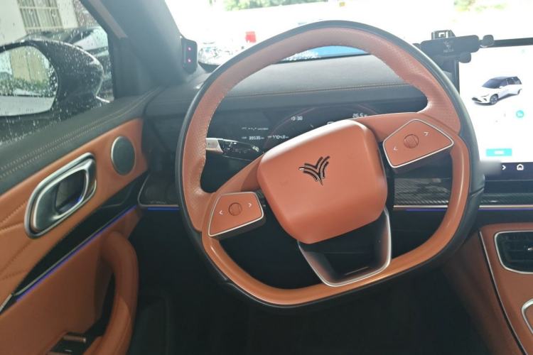 Used NETA L 2024 Extended-Range 310 Flash-Charge Red Edition Steering Wheel