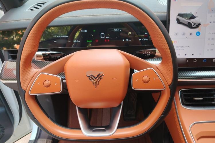 Used NETA L 2024 Extended-Range 310 Flash-Charge Red Edition Steering Wheel