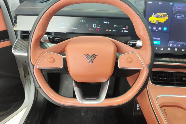 Used NETA L 2024 Extended-Range 310 Flash-Charge Red Edition Steering Wheel