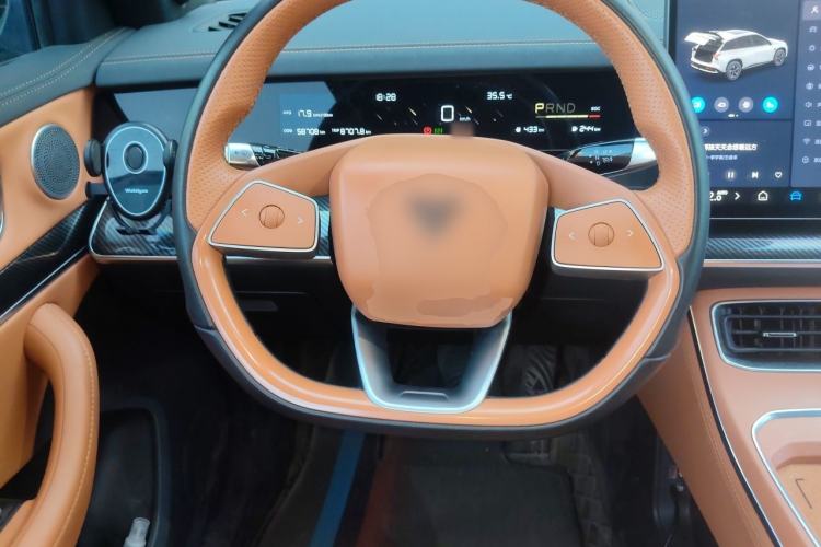 Used NETA L 2024 Extended-Range 310 Flash-Charge Red Edition Steering Wheel
