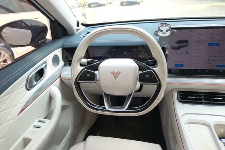 Used NETA L 2024 Extended-Range 310 Flash-Charge Red Edition Steering Wheel