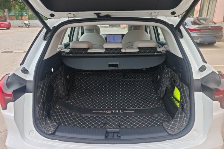 Used NETA L 2024 Extended-Range 310 Flash-Charge Red Edition Trunk