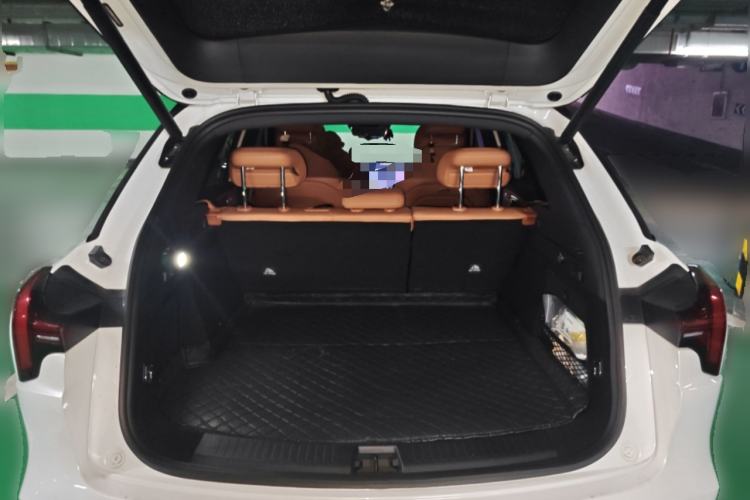 Used NETA L 2024 Extended-Range 310 Flash-Charge Red Edition Trunk