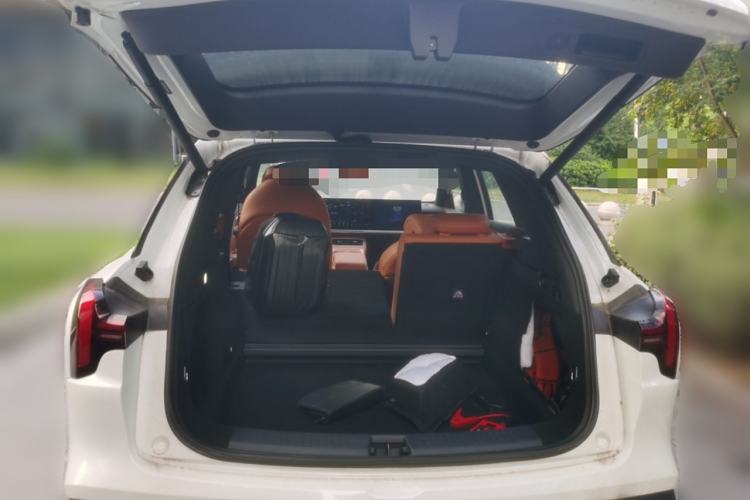 Used NETA L 2024 Extended-Range 310 Flash-Charge Red Edition Trunk